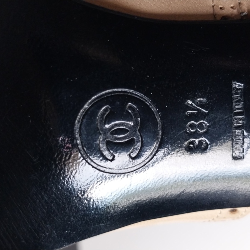 CHANEL Lace Up Booties High Heel Tan Càp Toe Size 38.5 - Picture 10 of 11